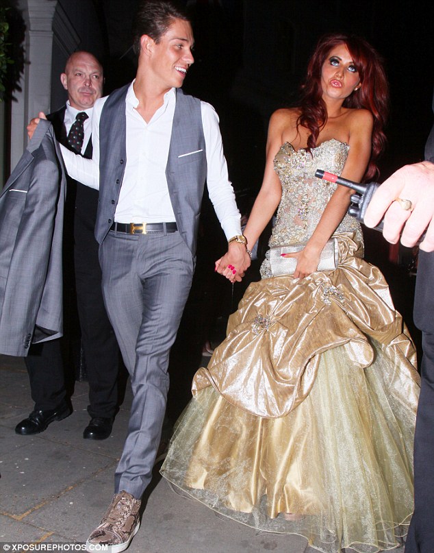 Hugh Jackman paparazzi beach photos